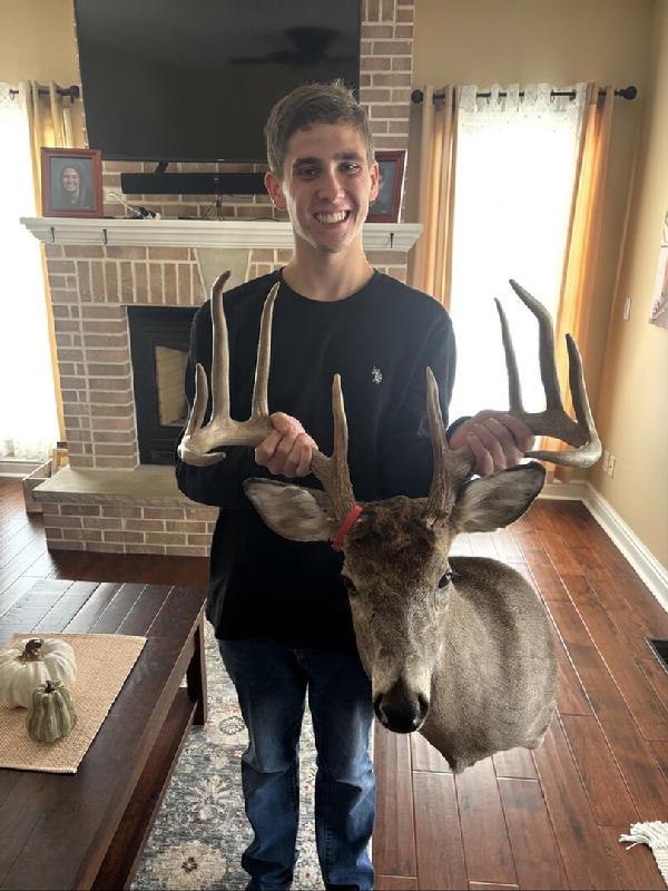 Elijah Nickerson with his BBBC trophy buck