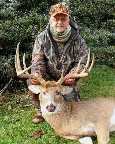 Larry Albrecht with BBBC trophy buck