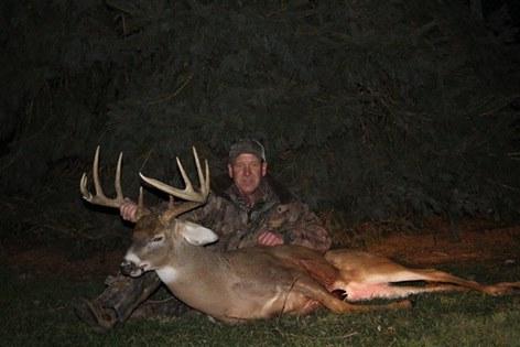 Jon Byers with BBBC trophy buck