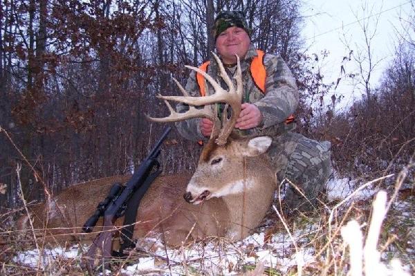 Chris Schlegel with BBBC trophy buck