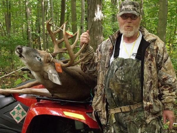 David L. Groves with BBBC trophy buck