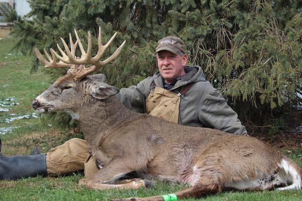 Jon Byers with BBBC trophy buck
