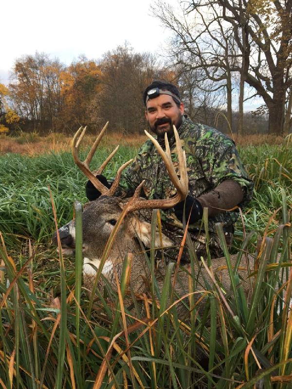 Jamie Wood with BBBC trophy buck