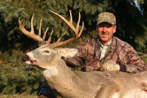 Jon Byers with BBBC trophy buck