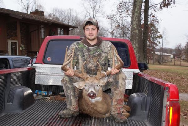 Kyle Rase with BBBC trophy buck