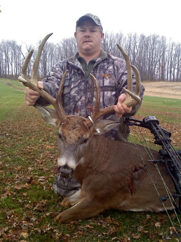 Steve Robertson with BBBC trophy buck