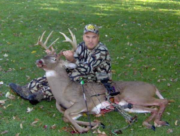 Steven Reinhold with BBBC trophy buck