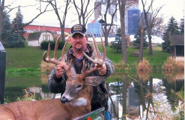 Winston Wyckoff with BBBC trophy buck