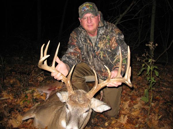 Bruce Buurma with BBBC trophy buck