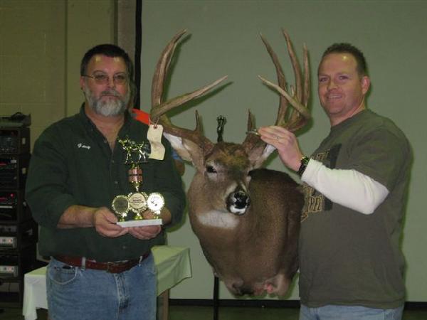 J.D. Sayre with BBBC trophy buck