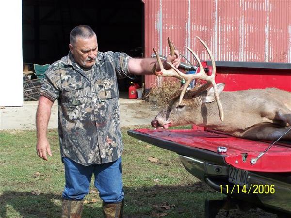 Jim Sluss with BBBC trophy buck