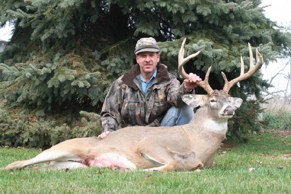 Jon Byers with BBBC trophy buck