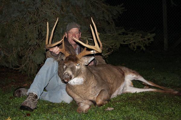 Jon Byers with BBBC trophy buck