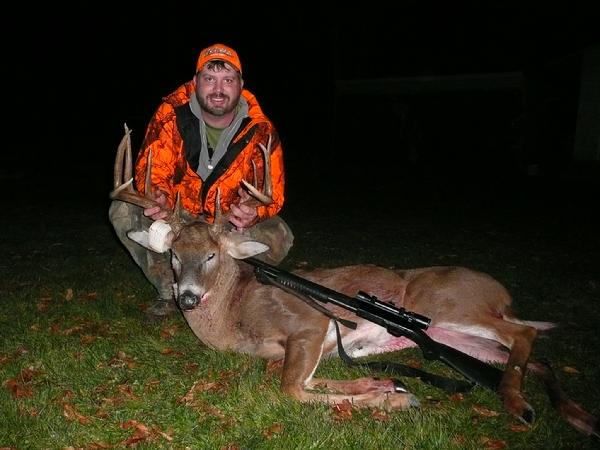 Lee Cain with BBBC trophy buck
