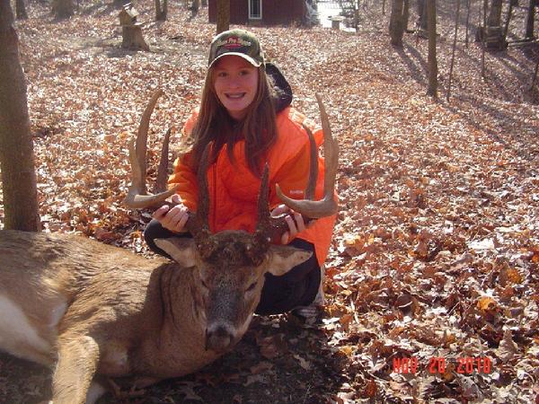 Melissa Noel with BBBC trophy buck
