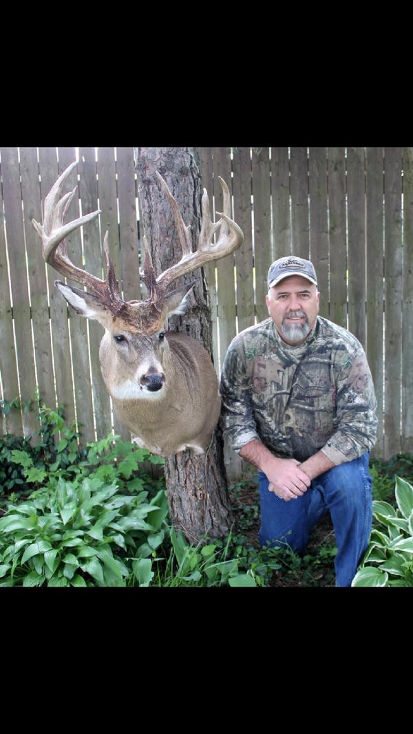 Scott Beam with BBBC trophy buck