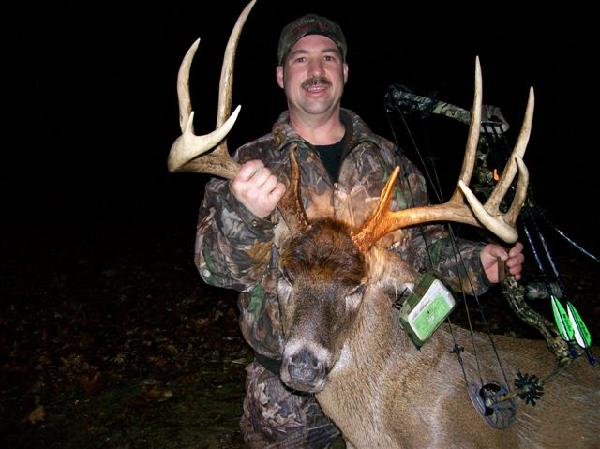 Steve Petrovich with BBBC trophy buck