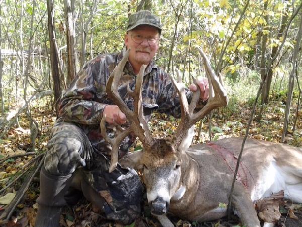 Theadore Collins with BBBC trophy buck