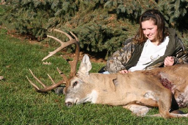 Vanessa Byers with BBBC trophy buck