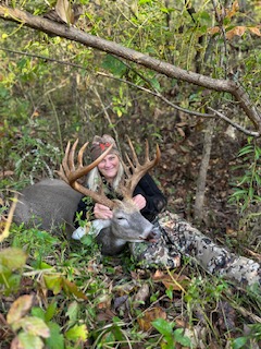 Jamie Lynn Jordan with BBBC trophy buck
